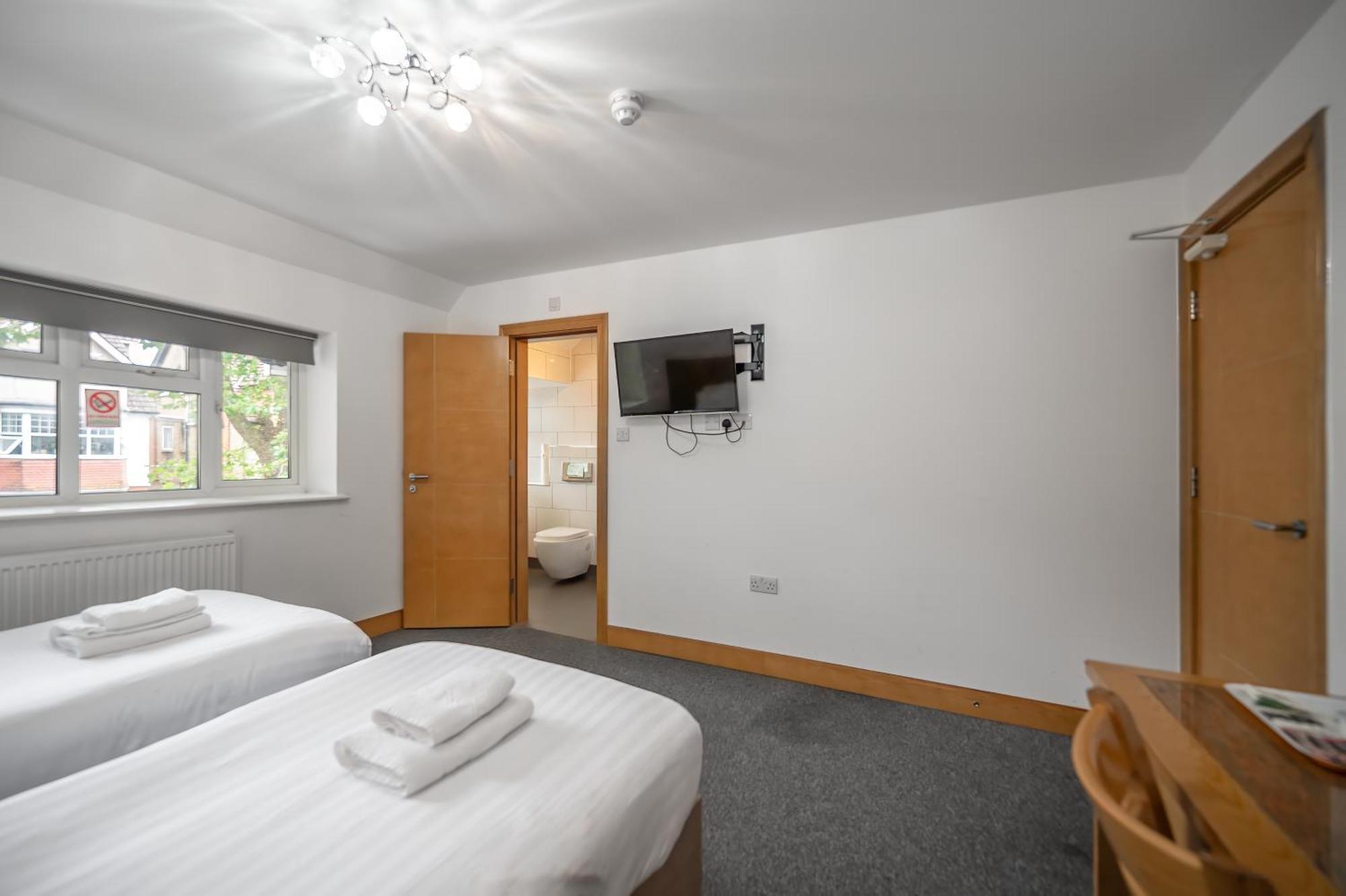 Flexistay Aparthotel Sutton Sutton  Exterior photo